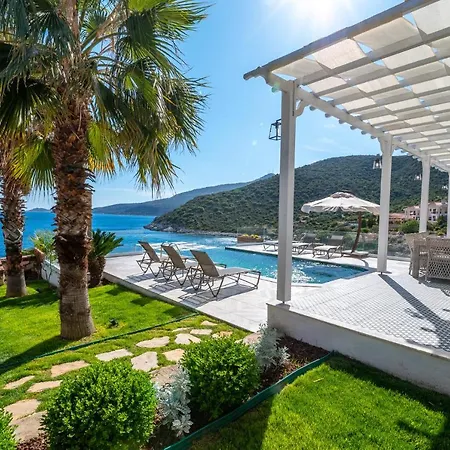 Kalkan Kalamar Plaji Denize Sifir Elana 1