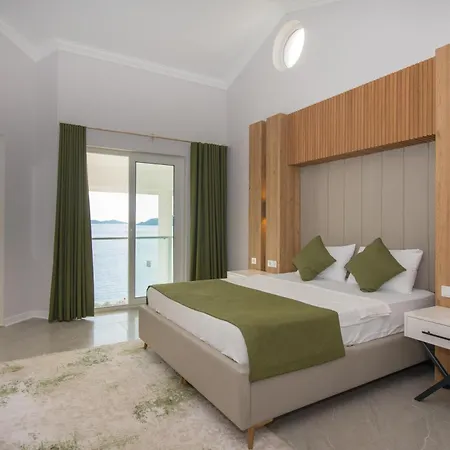Kalkan Kalamar Plaji Denize Sifir Elana 1 * Kaş