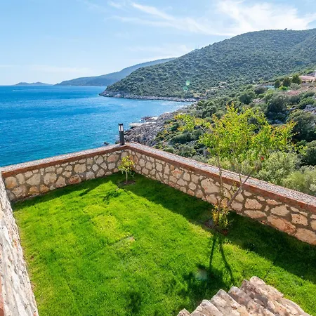 Kalkan Kalamar Plaji Denize Sifir Elana 1